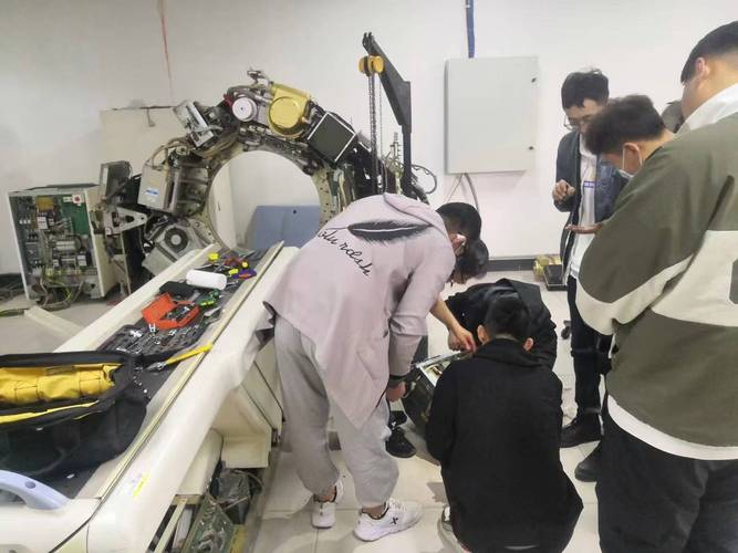x光機維修師傅