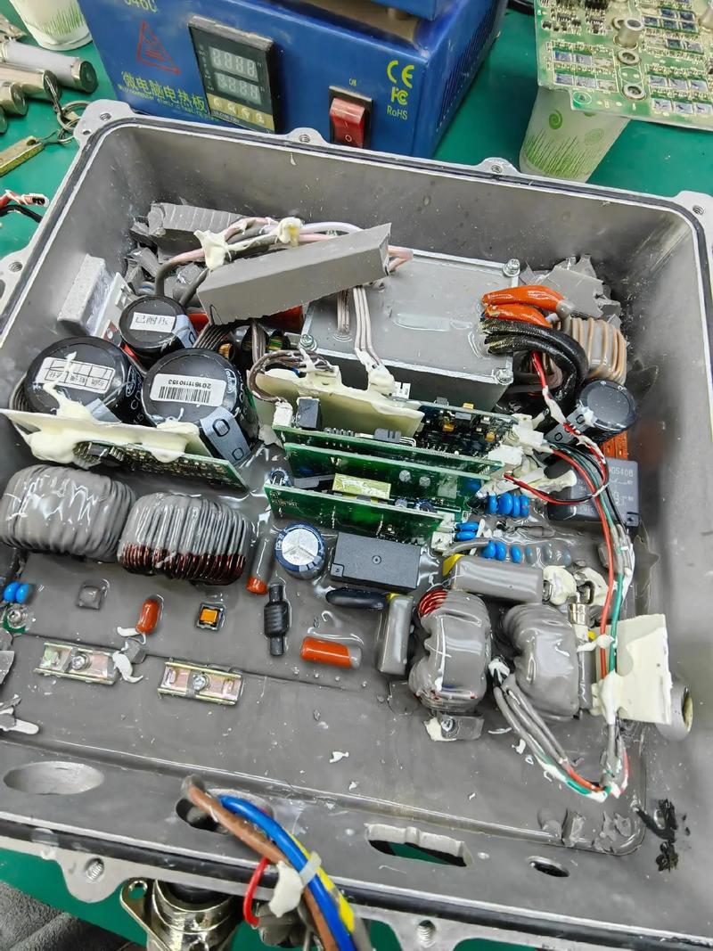 車載充電機(jī)OBC的作用，車載充電機(jī)的作用