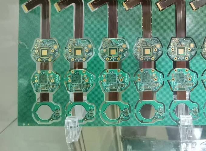 軟性電路板怎么制造的，軟性電路板是什么東西