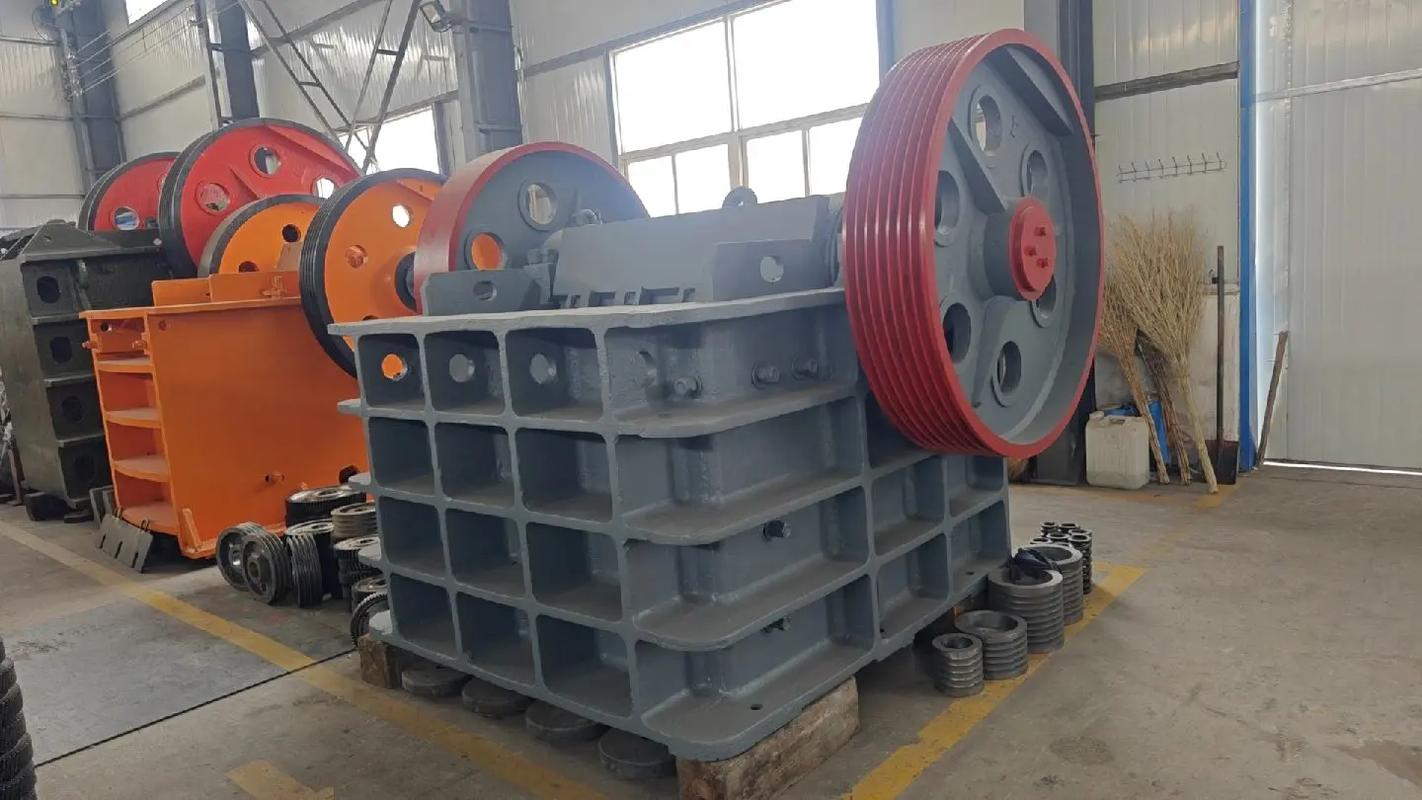 鄂破碎機(jī)900x1200，電路板破碎機(jī)附板圖片