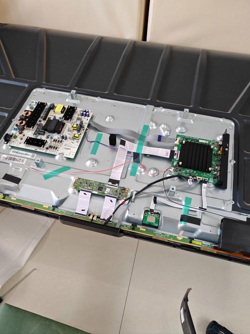 電視機電壓板壞了換整板還是修零件，電視電壓板壞修理要多少錢