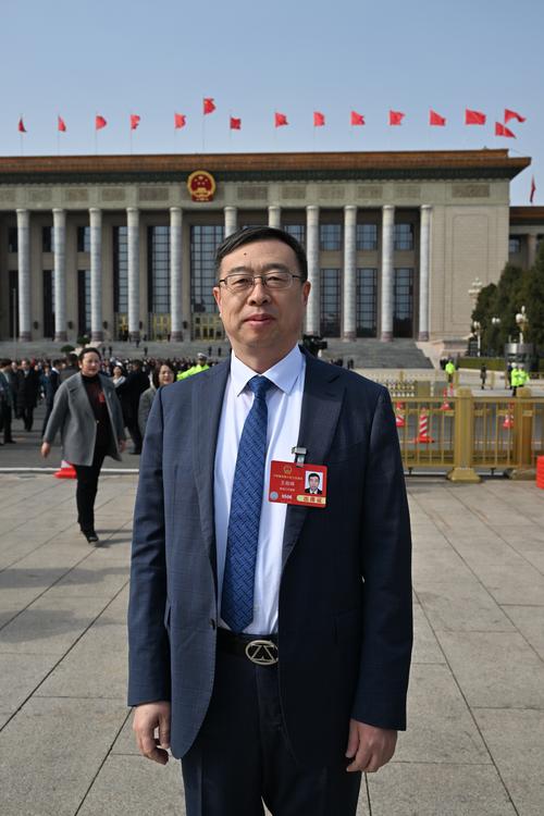 齊重數(shù)控裝備股份有限公司是國企嗎，齊重數(shù)控王俊峰個人簡歷